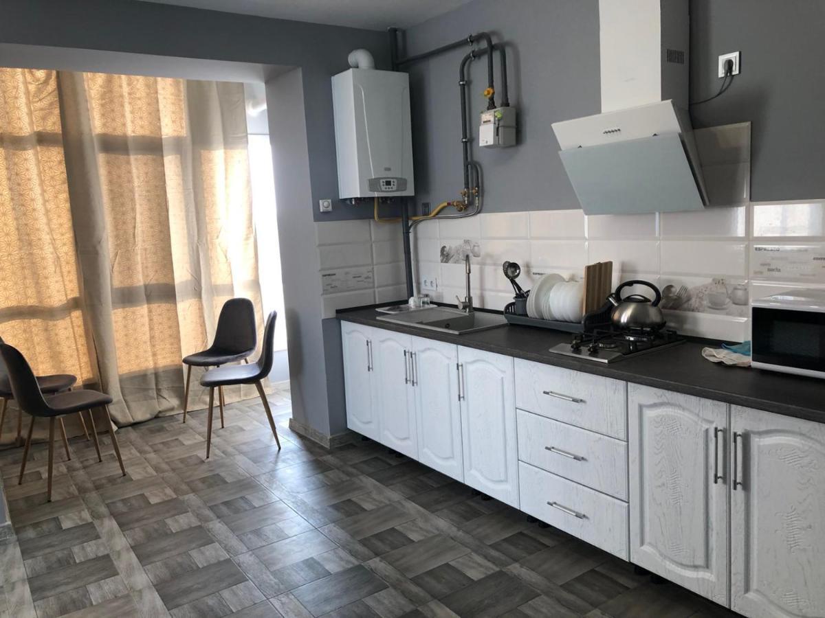 Аpartments Central Town Містечко Центральне З Власним Паркінгом Та Документами На Проживання อิวาโน-ฟรานกิฟสเก ภายนอก รูปภาพ