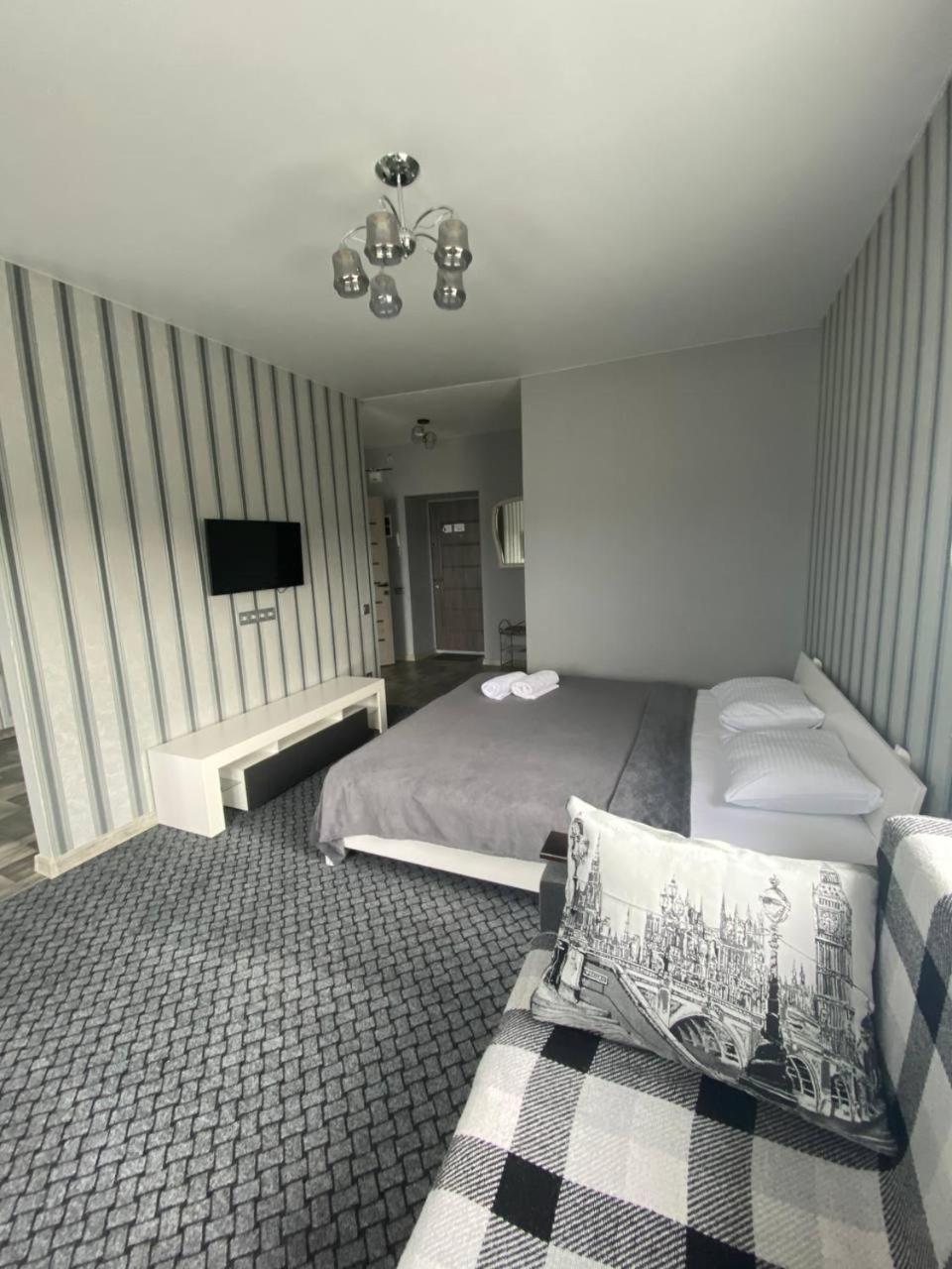Аpartments Central Town Містечко Центральне З Власним Паркінгом Та Документами На Проживання อิวาโน-ฟรานกิฟสเก ภายนอก รูปภาพ